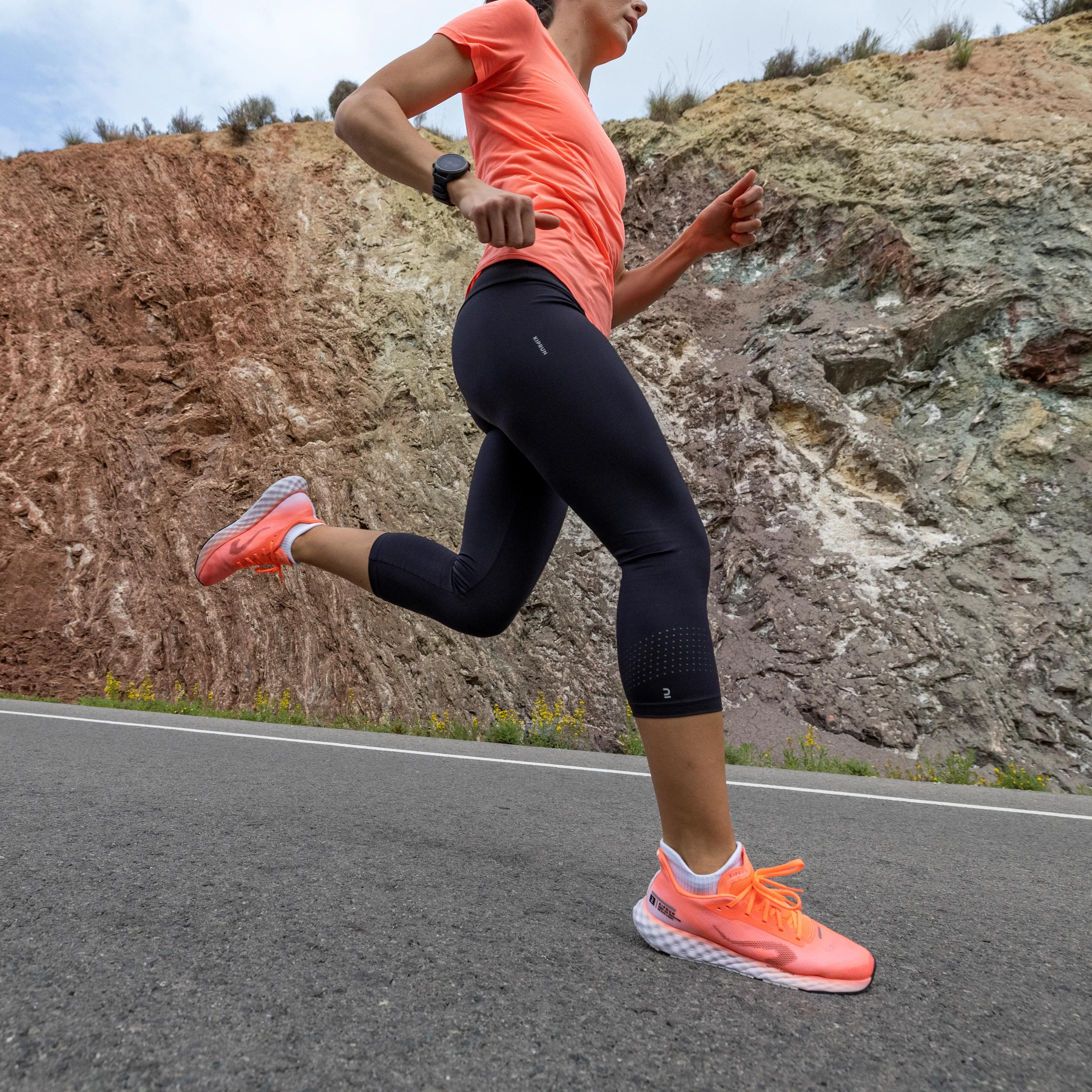 Tenis de running rojo coral para mujer Kiprun KD900 Light